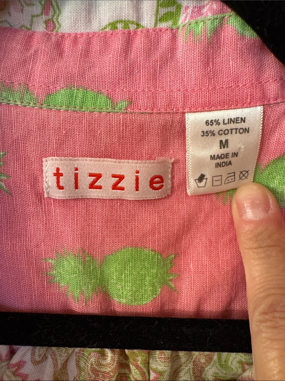 Tizzie Women's Pink & Green Linen and Cotton Paisley Button-Front Tunic - Picture 2 of 9